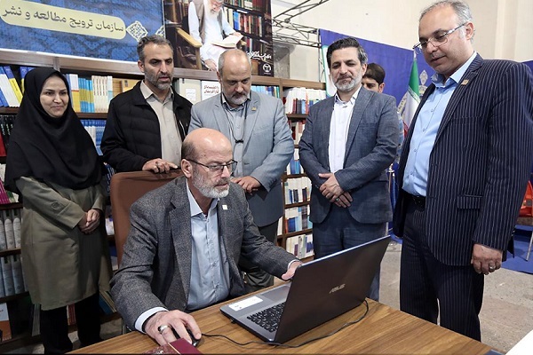 «ترویج علم» و «توسعه اندیشه»؛ دو بال پرواز جهاد دانشگاهی به سمت قله افتخار «ترویج علم» و «توسعه اندیشه»؛ دو بال پرواز جهاد دانشگاهی به سمت قله افتخار