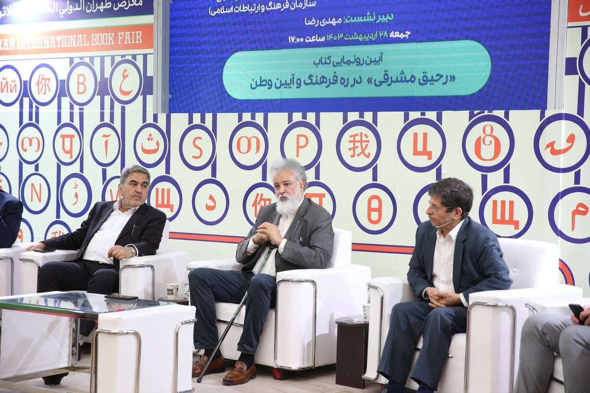 تأکید بر دیپلماسی فرهنگی، تجربه‌نگاری و نقش نیروی انسانی