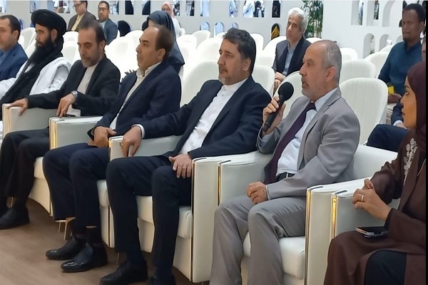 مصحف مشهد رضوی در قطر رونمایی شد مصحف مشهد رضوی در قطر رونمایی شد