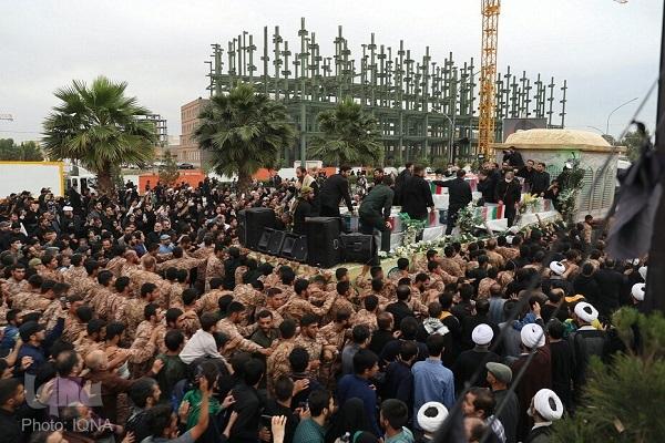 حضور پرشور طلاب غیرایرانی در تشییع شهید جمهور حضور پرشور طلاب غیرایرانی در تشییع شهید جمهور