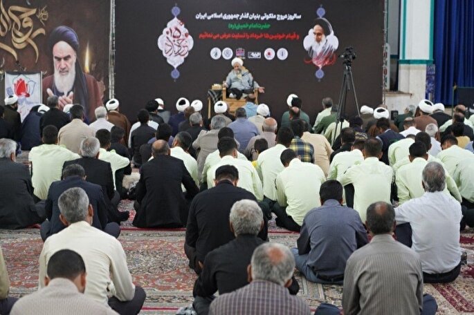 امام راحل پیوند بین ولایت و امت را مستحکم کرد