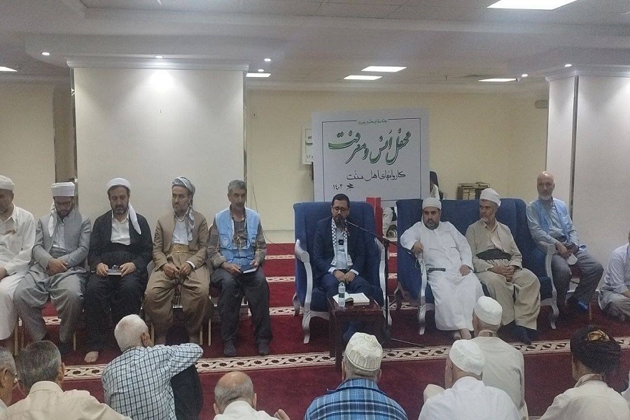 طنین تلاوت قاریان ایرانی در محافل انس و معرفت اهل‌ سنت در مکه + فیلم