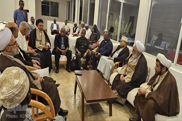 جورج فوپه اسقف اعظم تانزانیا جورج فوپه اسقف اعظم تانزانیا