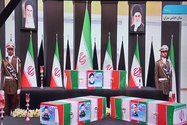 اجرای مراسم ادای احترام مقامات کشورها به رئیس جمهور شهید و همراهان