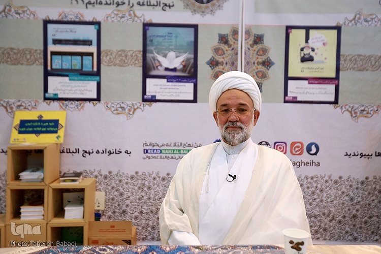 اراسل/ روحانیون حج به جای روضه‌خوانی مردم را با عرفان حج آشنا کنند