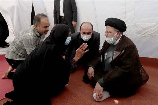 آماده/ یادداشت// آیت‌الله رئیسی با وجود عهده‌دار بودن مناصب حساس، همان سید ابراهیم رئیسی بود