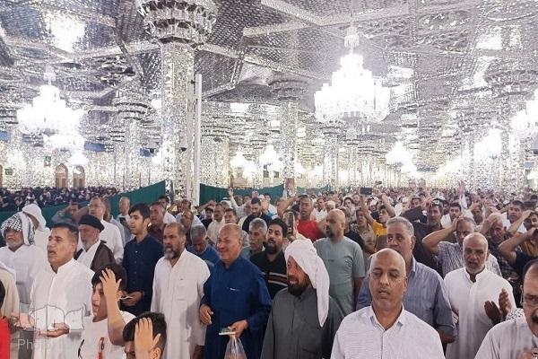 ویژه برنامه دعای عرفه ویژه زائرین غیرایرانی در حرم مطهر رضوی برگزار شد ویژه برنامه دعای عرفه ویژه زائرین غیرایرانی در حرم مطهر رضوی برگزار شد