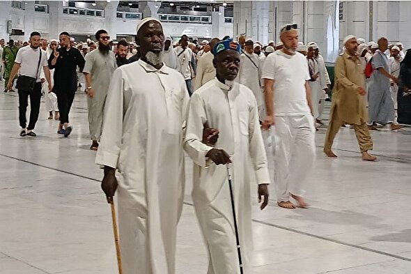 فیلم | روشندلانی که با چشم دل کعبه را طواف می‌کنند