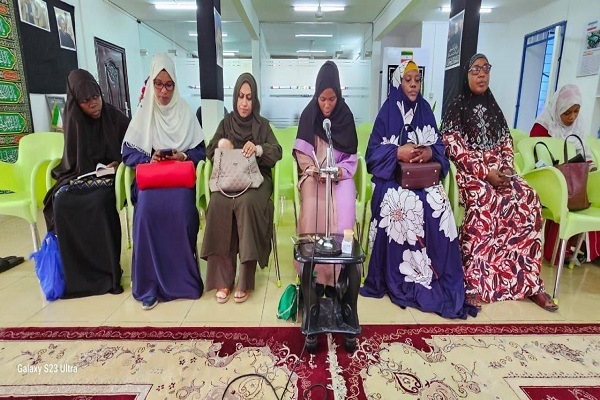 ابراز همدردی تشکل بانوان مسلمان تانزانیا با شهادت آیت آلله رئیسی + عکس