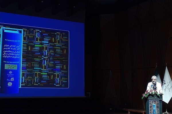 ارسالی/// علم و دانش مهمترین ابزار رسبدن به قدرت است