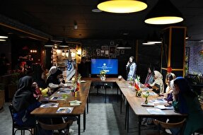 نخستین نشست هنرمندان نوجوان دختر خوزستانی برگزار شد