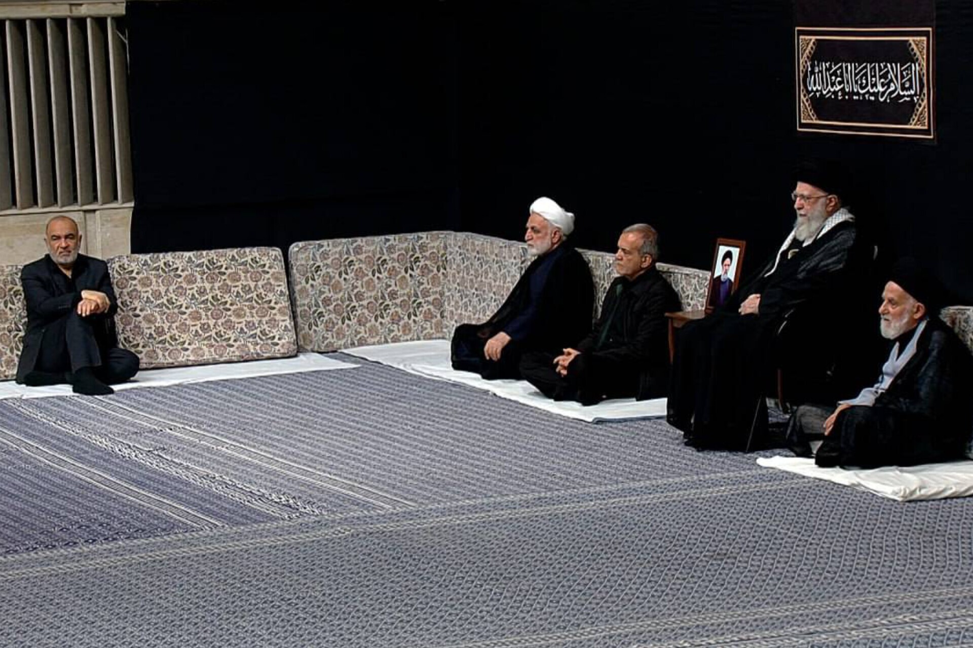 برگزاری اولین شب مراسم عزاداری حضرت اباعبدالله الحسین(ع) با حضور رهبر انقلاب