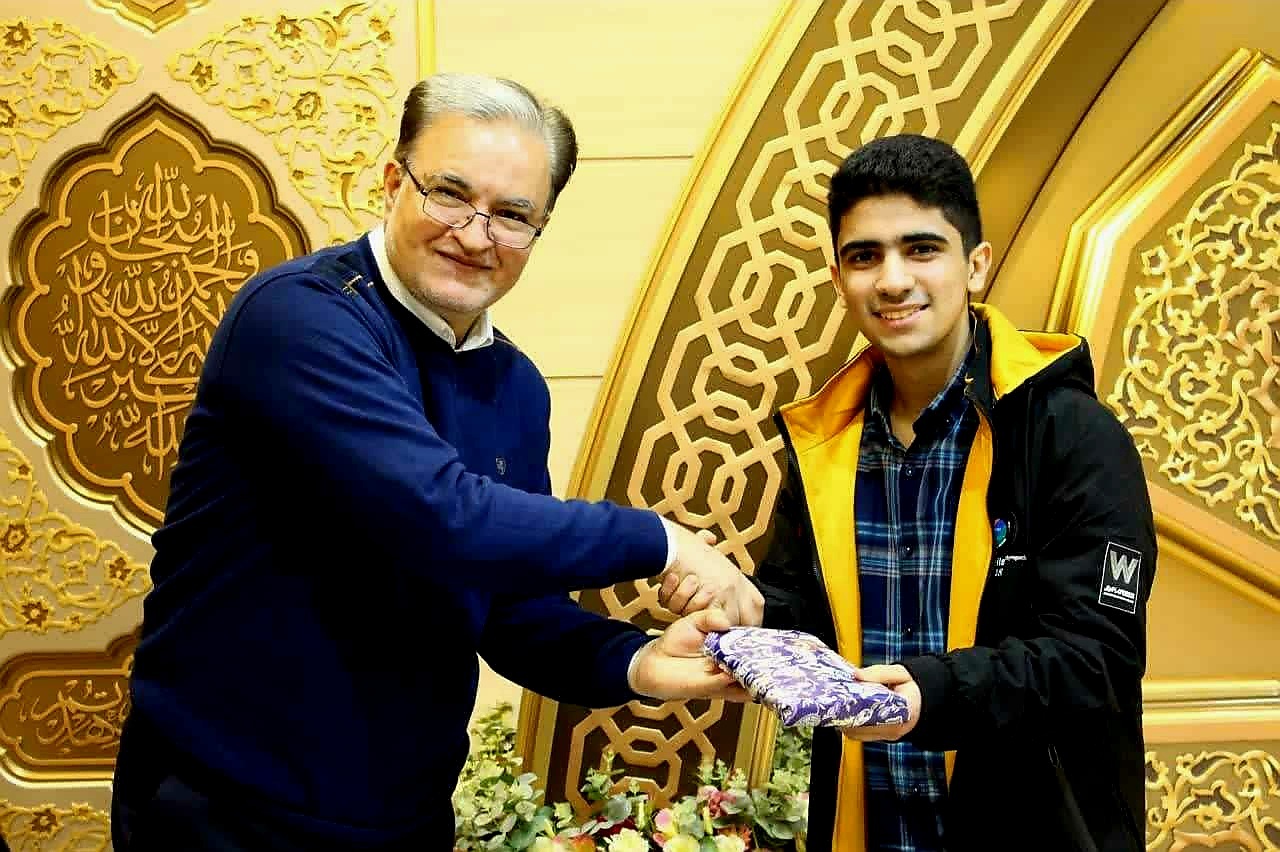 از مسقط تا مسجدالحرام برای اهتزاز پرچم قرآنی ایران