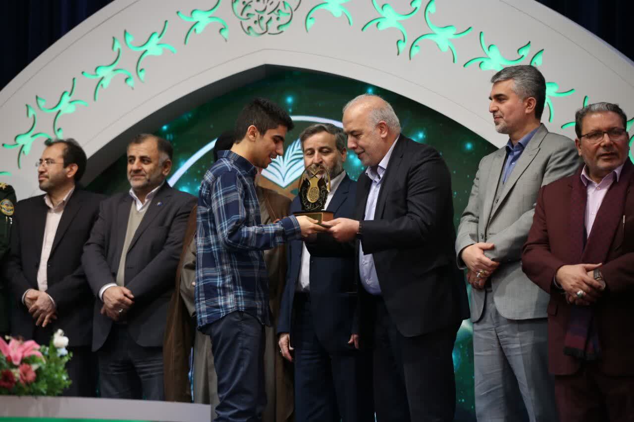 از مسقط تا مسجدالحرام برای اهتزاز پرچم قرآنی ایران