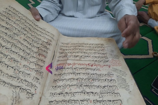 مصحف «متبولی» در مصر با بیش از چهار قرن قدمت+ عکس و فیلم