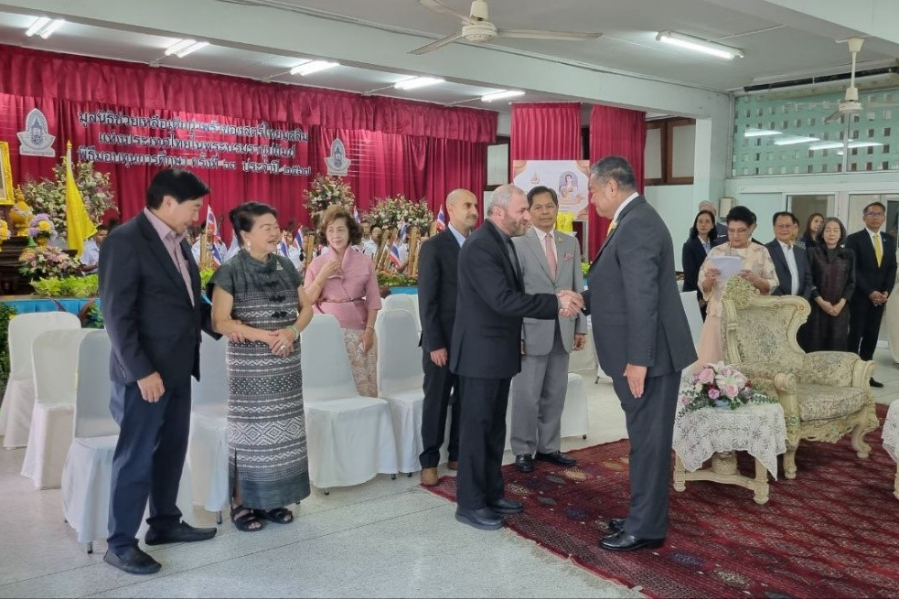 اعطای بورسیه تحصیلی به دانش‌آموزان بنیاد زنان مسلمان تایلند