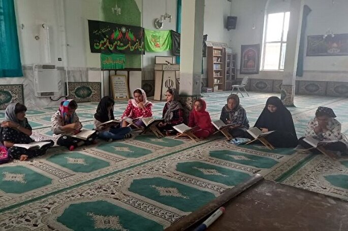 اجرای طرح «زندگی با آیه‌ها» در خانه‌های قرآن دهگلان