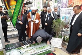 ادای احترام پیرغلامان حسینی به شهدای کرمان