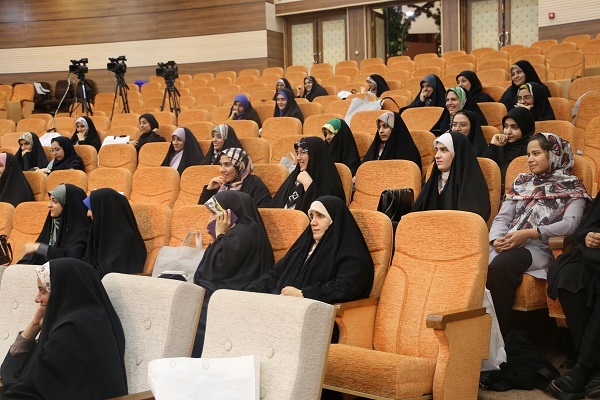 برگزاری کارگاه قرآن‌تراپی در حاشیه جشنواره ملی قرآن دانشجویان +  عکس