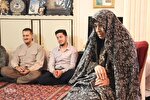 دیدار و دلجویی گروه خادم الشهدای ملایر از مادر شهید منصور احمدی پور‎