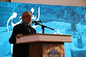 آموزش و نقد گمشده شعر امروز است