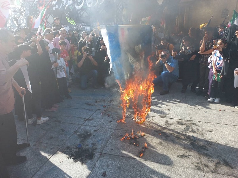 آتش زدن پرچم رژیم صهیونیستی