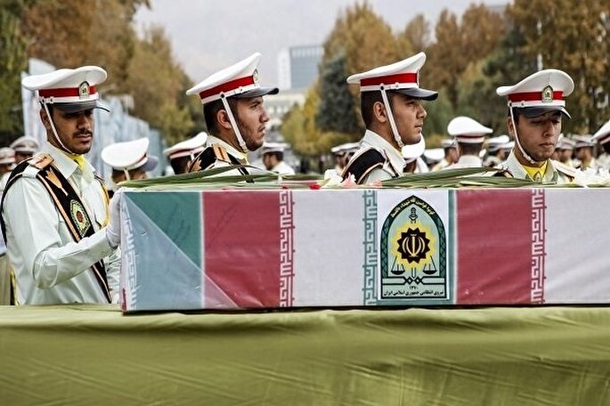 شهدای نیروی انتظامی امنیت کشور را با شهادت خود حفظ می‌کنند