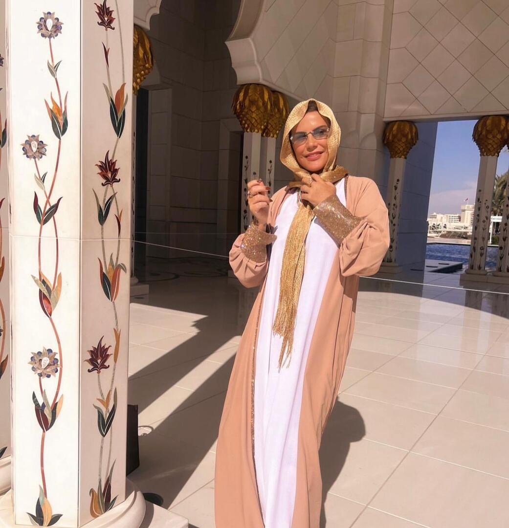 واکنش کاربران به حجاب عربی خواهر کریستیانو رونالدو واکنش کاربران به حجاب عربی خواهر کریستیانو رونالدو