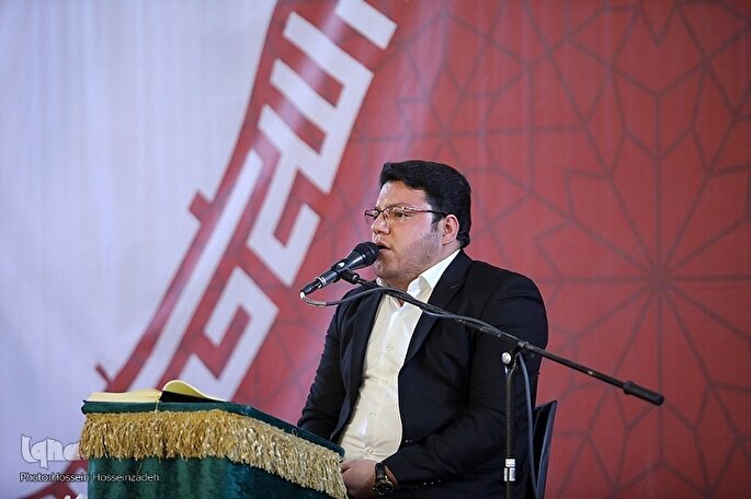 صوت | تلاوت حامد علیزاده از سوره‌های «آل‌عمران، بلد و نصر»