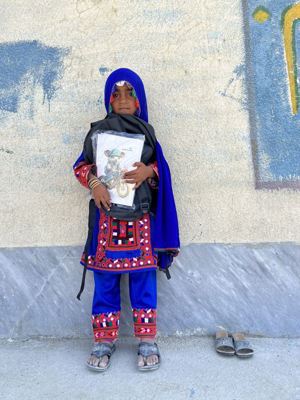 20 هزار کوله مهربانی برای آرزوی کودک بدون دست سیستانی 20 هزار کوله مهربانی برای آرزوی کودک بدون دست سیستانی