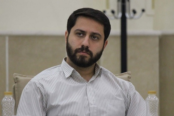 تلاوت علی کبیری از سوره نصر + فیلم