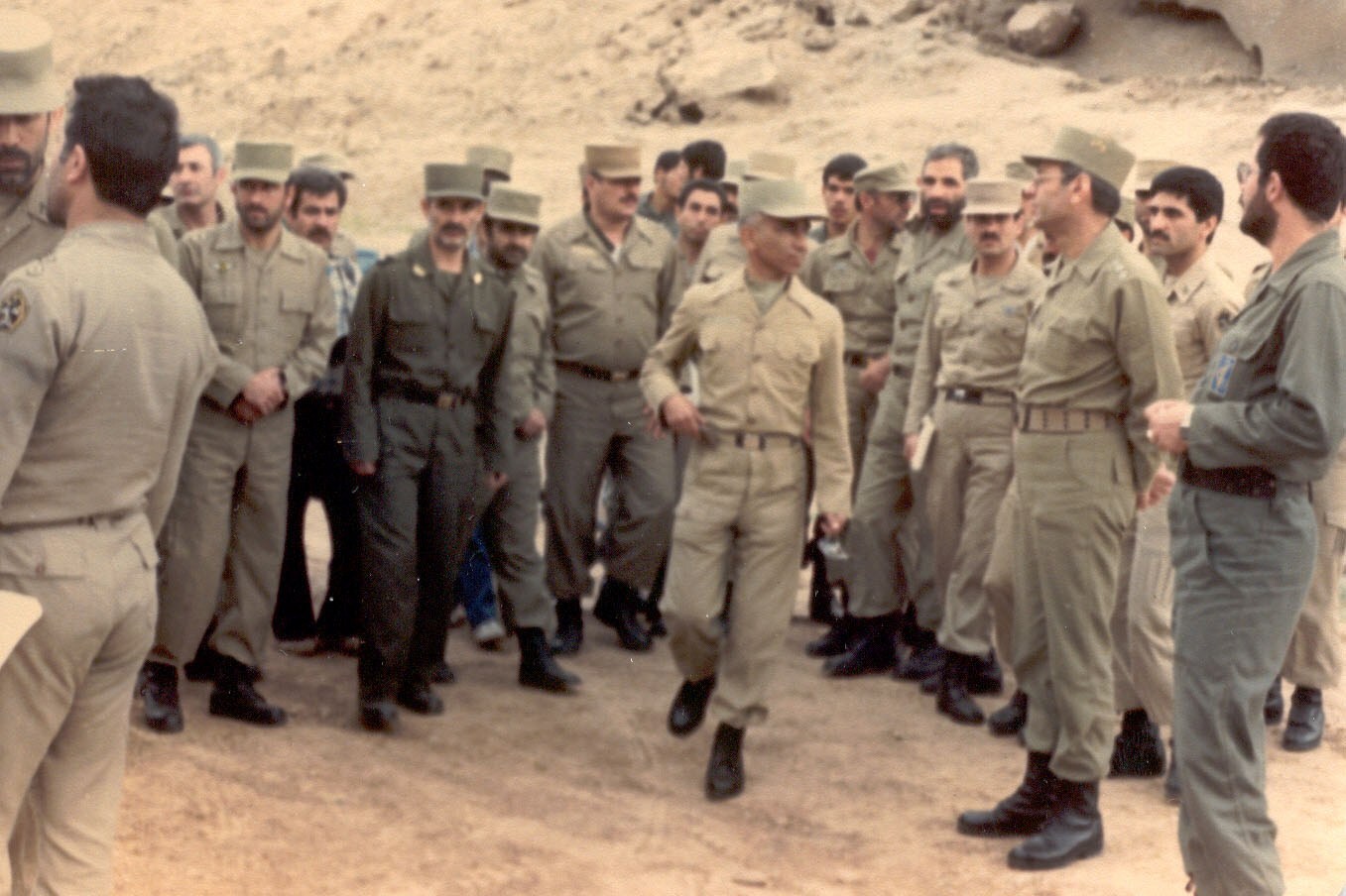 فرمانده ارشد ارتشی که پدربزرگ سربازانش بود