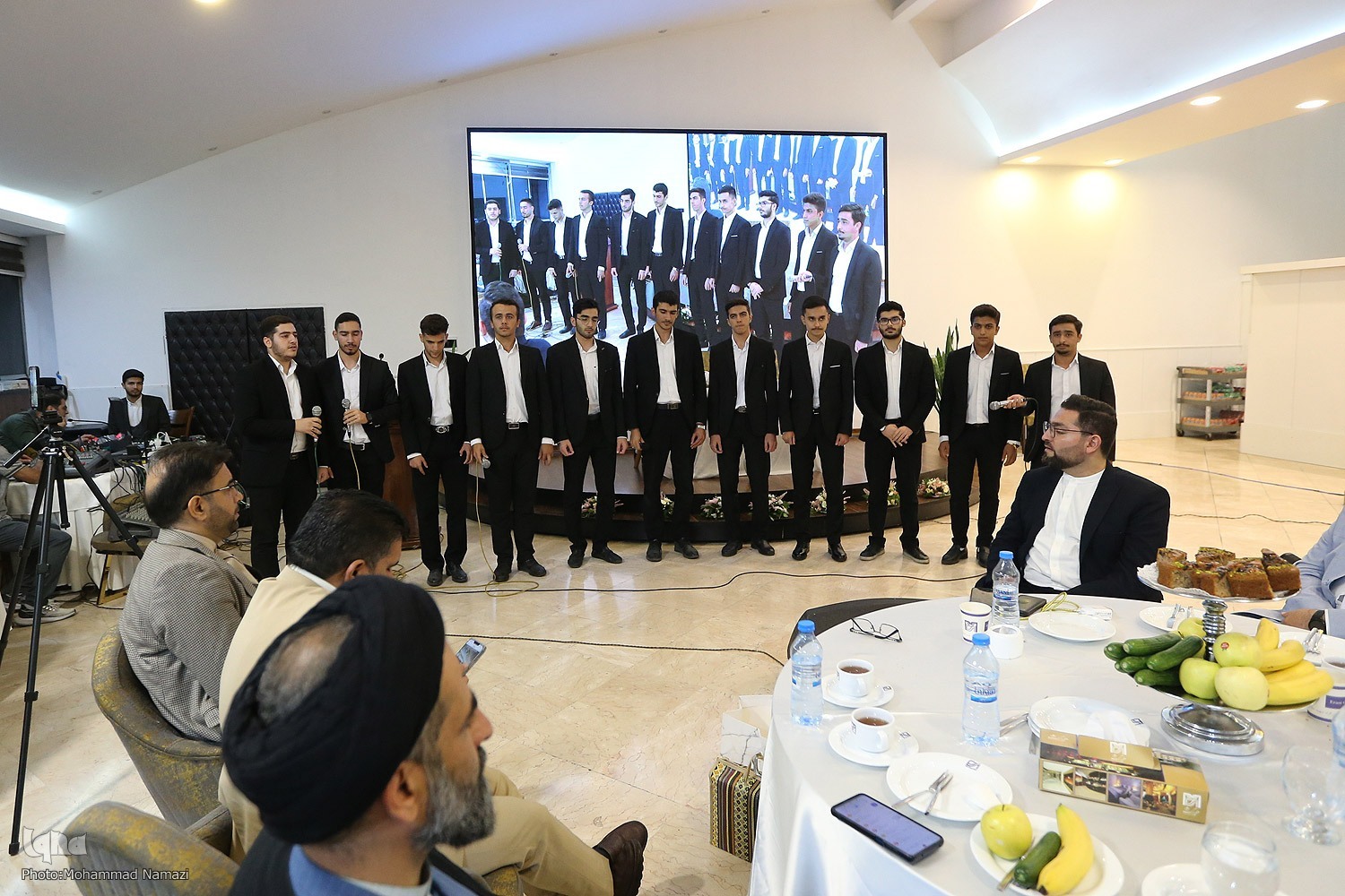 جمع صمیمانه قاریان و حافظان قرآن در هفته وقف جمع صمیمانه قاریان و حافظان قرآن در هفته وقف