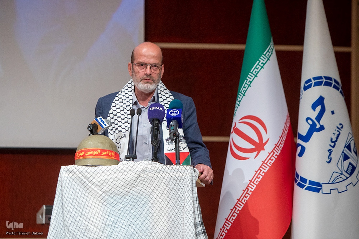 نقش جهاددانشگاهی در ایجاد رابطه بین دانشگاه و جبهه در دوران دفاع مقدس