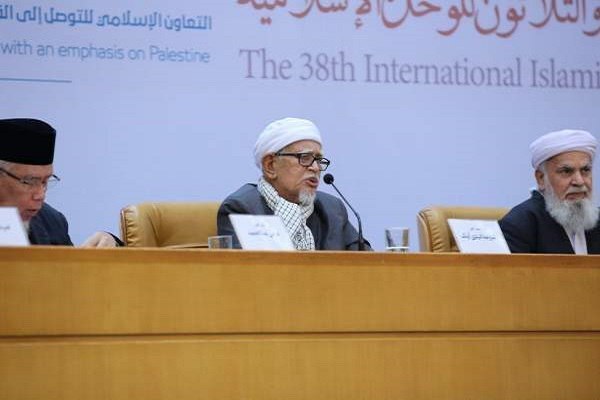 مسئله فلسطین نهتنها غصب خاک که اشغال و استعمار اندیشه است مسئله فلسطین نهتنها غصب خاک که اشغال و استعمار اندیشه است