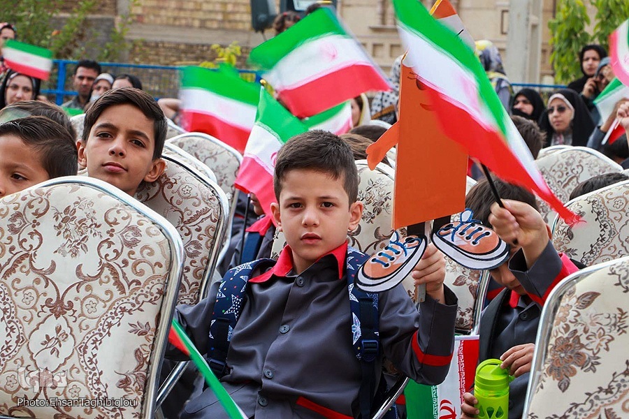 لزوم توجه به بهزیستی و آموزش مهارتهای زندگی در مدرسه لزوم توجه به بهزیستی و آموزش مهارتهای زندگی در مدرسه