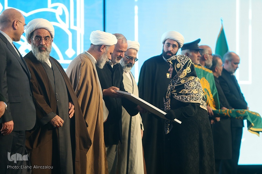 برپایی همایش‌های «بانوان قرآن‌پژوه» و «اخلاق و معنویت» در تهران