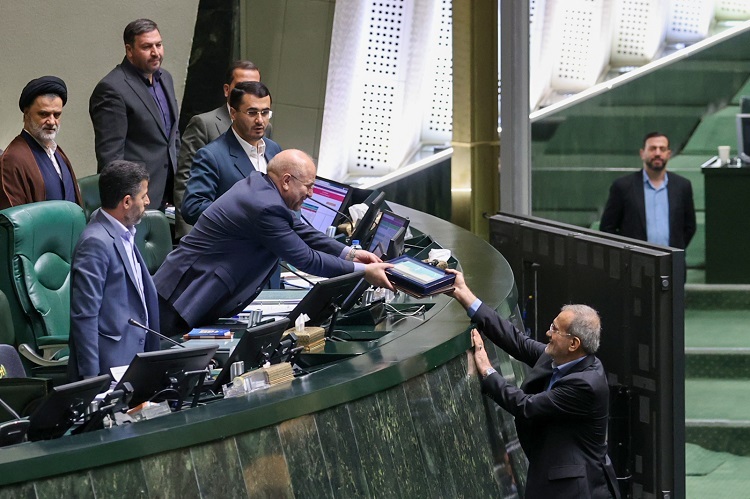 تقدیم لایحه بودجه 1404 به مجلس