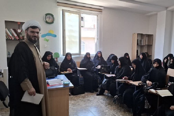 آموزش 500 قرآن‌آموز مهد قرآن خوی در رشته‌های مختلف