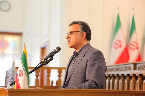 تعداد نسخه‌های خطی نشانگر فرهنگ و تمدن ایران‌زمین‌ ‌است