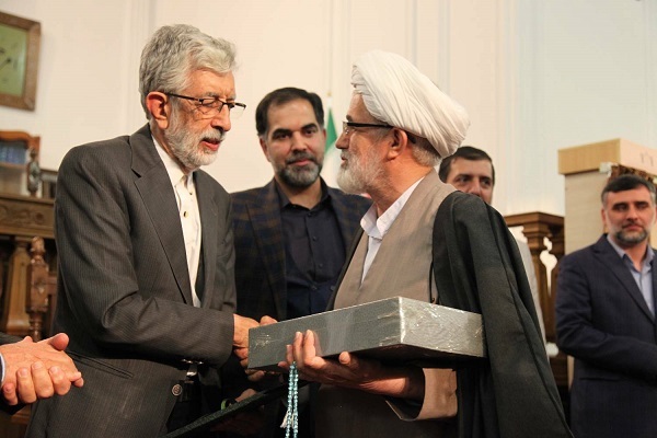 تعداد نسخه‌های خطی نشانگر فرهنگ و تمدن ایران‌زمین‌ ‌است