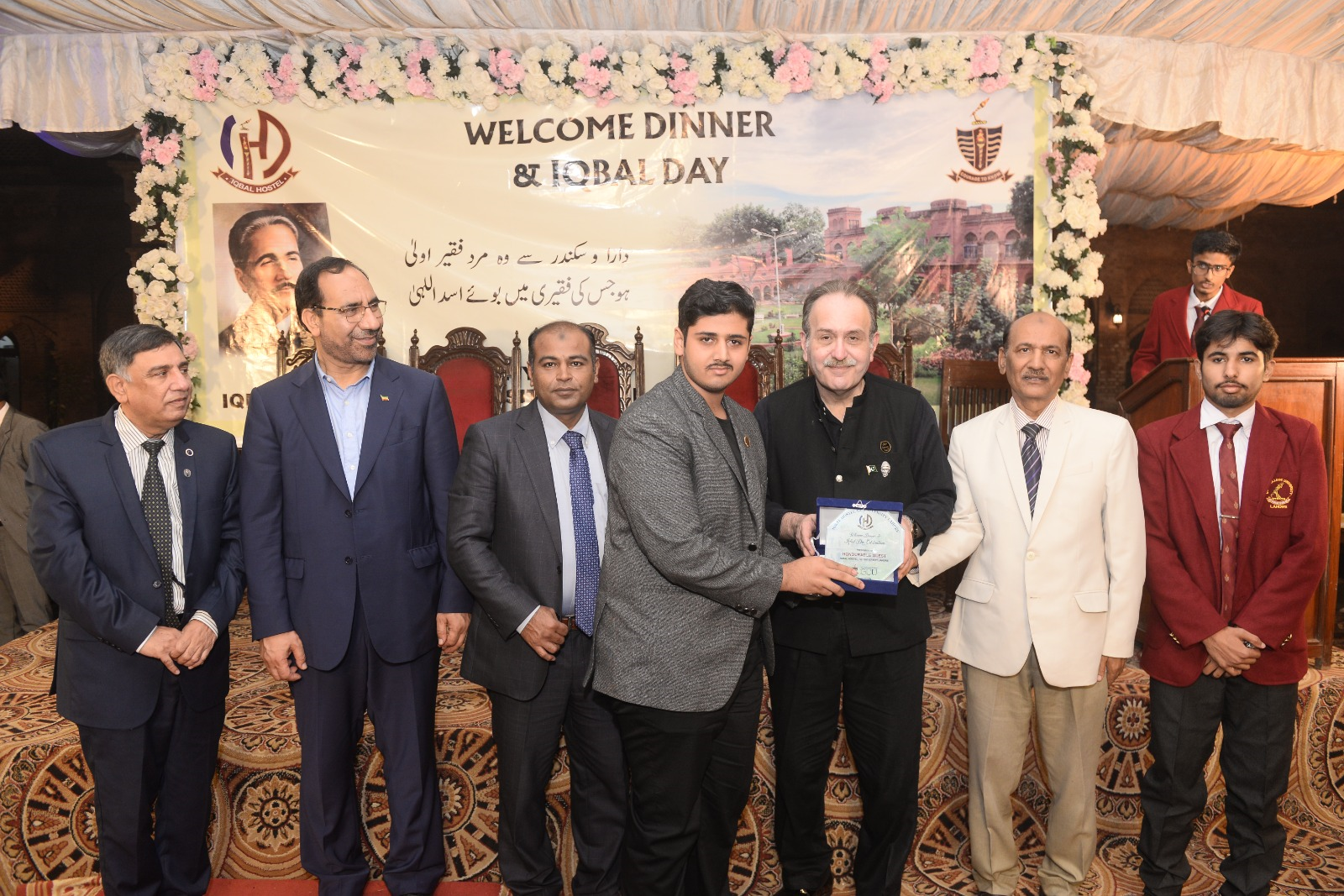 اقبال لاهوری مثنوی را «قرآن به زبان فارسی» میدانست اقبال لاهوری مثنوی را «قرآن به زبان فارسی» میدانست