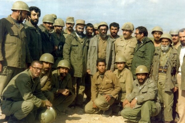 دستور حضرت آیتالله خامنهای برای آغاز عملیات سوسنگرد دستور حضرت آیتالله خامنهای برای آغاز عملیات سوسنگرد