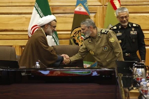 دیدار فرمانده کل ارتش و دبیر شورای عالی انقلاب فرهنگی دیدار فرمانده کل ارتش و دبیر شورای عالی انقلاب فرهنگی