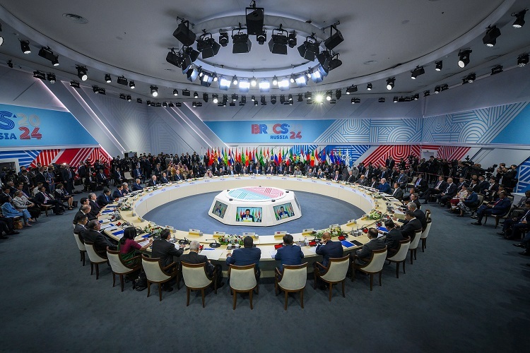 رئیس جمهور در نخستین نشست سران «بریکس پلاس» رئیس جمهور در نخستین نشست سران «بریکس پلاس»