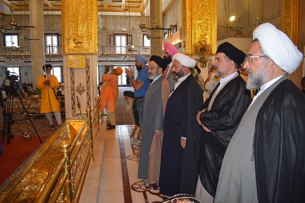 برگزاری همایش بینادیانی در سفر هیئت ایرانی به هند برگزاری همایش بینادیانی در سفر هیئت ایرانی به هند