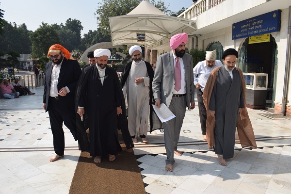 برگزاری همایش بینادیانی در سفر هیئت ایرانی به هند برگزاری همایش بینادیانی در سفر هیئت ایرانی به هند