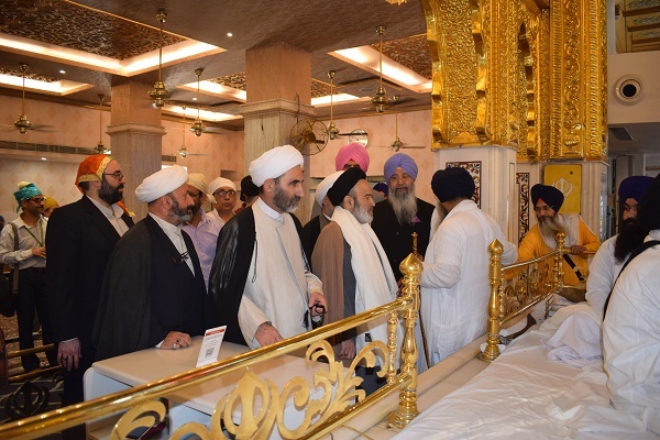 برگزاری همایش بینادیانی در سفر هیئت ایرانی به هند برگزاری همایش بینادیانی در سفر هیئت ایرانی به هند