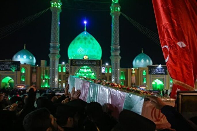 عکس | وداع مردم با پیکر مطهر شهید گمنام در مسجد جمکران