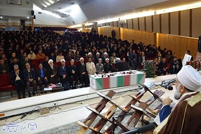 محفل «قرآن؛ معنویت، مقاومت و شهادت» در کردستان برگزار شد